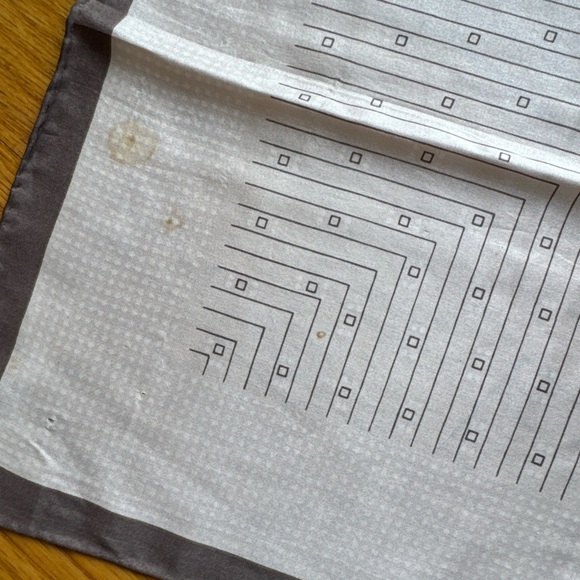 Bundle of Bill Blass Silk Scarves Set - Picture 8 of 11